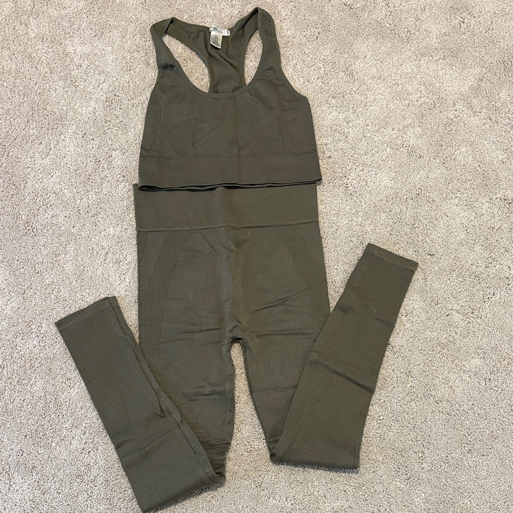 Bozzolo Olive Green Tank Top Set